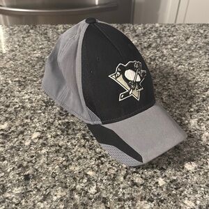 NHL Reebok Pittsburgh Penguins Hat size S/M